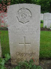 Etaples Military Cemetery - Watters, Herbert Cecil