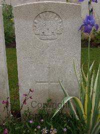 Etaples Military Cemetery - Weir, John Francis