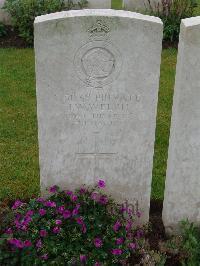 Etaples Military Cemetery - Welch, James William