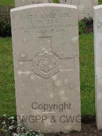 Etaples Military Cemetery - Wells, G