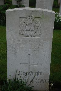 Etaples Military Cemetery - Wells, John James Francis