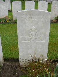 Etaples Military Cemetery - Wellstead, Herbert Joseph