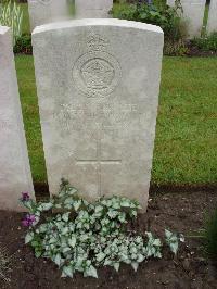Etaples Military Cemetery - Wheatcroft, Hubert Graham