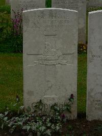 Etaples Military Cemetery - Whitaker, A E