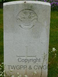 Etaples Military Cemetery - Whitaker, William Henry