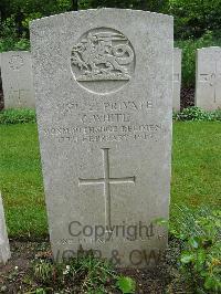 Etaples Military Cemetery - White, Charles