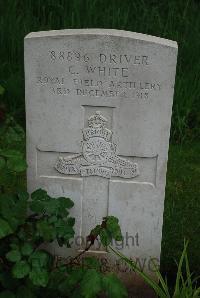 Etaples Military Cemetery - White, Charlie