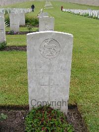 Etaples Military Cemetery - White, D A P T