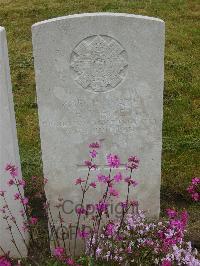 Etaples Military Cemetery - White, E