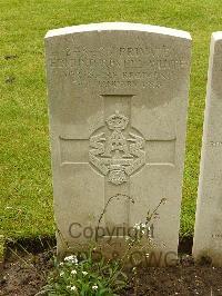 Etaples Military Cemetery - White, Edmund Revell