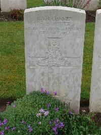 Etaples Military Cemetery - White, Ernest Samuel