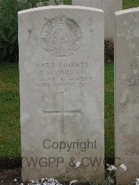 Etaples Military Cemetery - White, G W