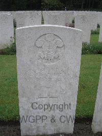 Etaples Military Cemetery - White, Rowland George