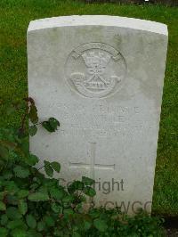 Etaples Military Cemetery - White, Sydney William