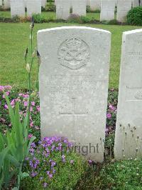 Etaples Military Cemetery - White, William Robert