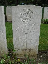 Etaples Military Cemetery - Whittaker, E