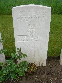 Etaples Military Cemetery - Whyte, Frank