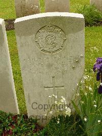 Etaples Military Cemetery - Whyte, James Bain