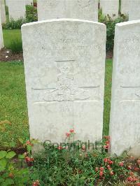 Etaples Military Cemetery - Wicks, F C