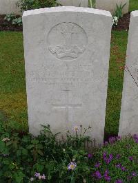 Etaples Military Cemetery - Wilding, George Miles