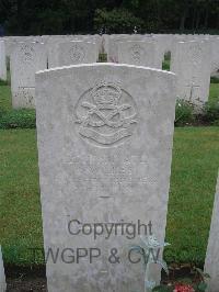 Etaples Military Cemetery - Wilkes, Richard