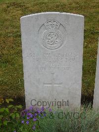 Etaples Military Cemetery - Wilkins, A H