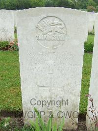 Etaples Military Cemetery - Wilkinson, W