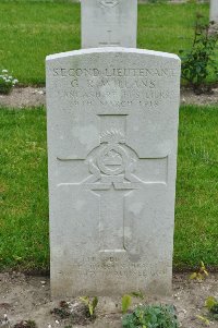 Etaples Military Cemetery - Willans, Guy Russell