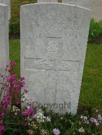 Etaples Military Cemetery - Willetts, Benjamin Henry