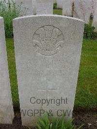 Etaples Military Cemetery - Williams, David John
