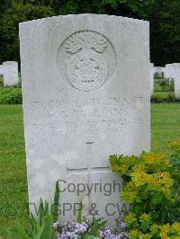 Etaples Military Cemetery - Williams, Edwin Gordon