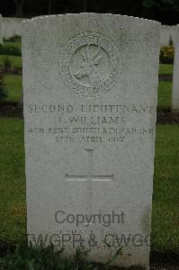 Etaples Military Cemetery - Williams, Hugh