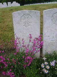 Etaples Military Cemetery - Williams, H B