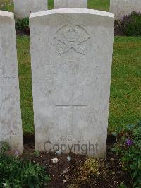 Etaples Military Cemetery - Williams, John Henry
