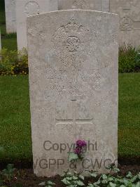Etaples Military Cemetery - Williams, T