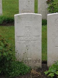 Etaples Military Cemetery - Williams, T