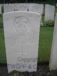 Etaples Military Cemetery - Williams, W