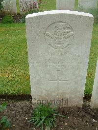 Etaples Military Cemetery - Williams, W J