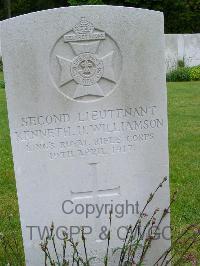 Etaples Military Cemetery - Williamson, Kenneth Harper