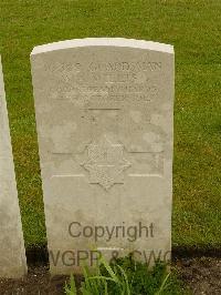 Etaples Military Cemetery - Willis, Wilfrid Albert