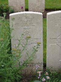 Etaples Military Cemetery - Wills, E