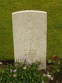Etaples Military Cemetery - Wilson, Arthur Hone