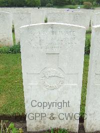Etaples Military Cemetery - Wilson, George Merariand