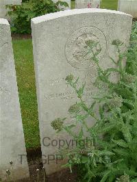 Etaples Military Cemetery - Wilson, James