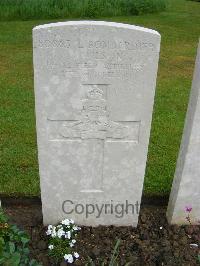 Etaples Military Cemetery - Wilson, John
