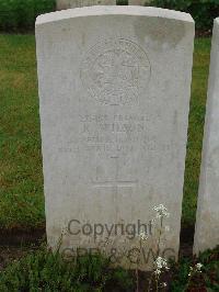 Etaples Military Cemetery - Wilson, R