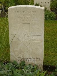 Etaples Military Cemetery - Wilson, Ralph Edwyn