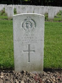Etaples Military Cemetery - Wilson, Robert Henry