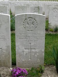 Etaples Military Cemetery - Wilson, Reginald Louis