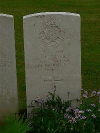 Etaples Military Cemetery - Winch, Albert Edward